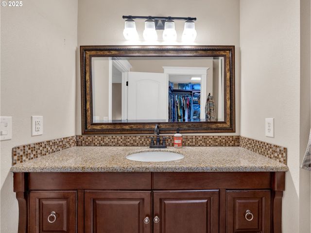 34000 Se COLORADO Rd, Sandy, OR 97055