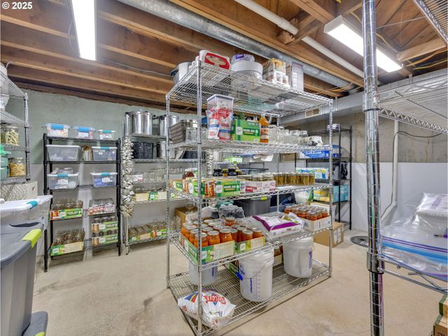 34000 Se COLORADO Rd, Sandy, OR 97055