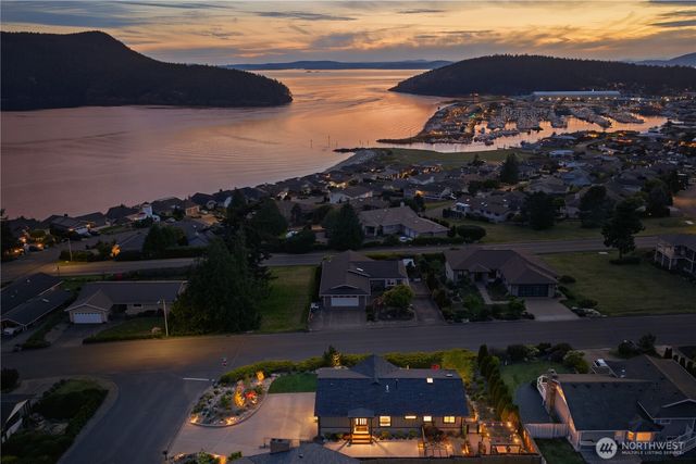 4708 Queen Ann Way, Anacortes, WA 98221