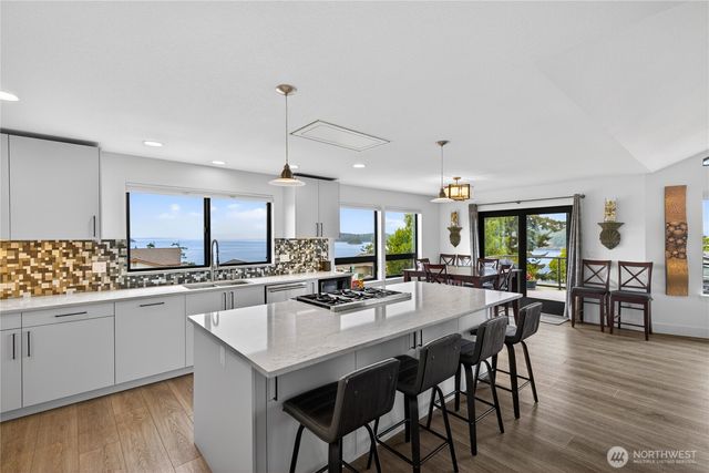 4708 Queen Ann Way, Anacortes, WA 98221