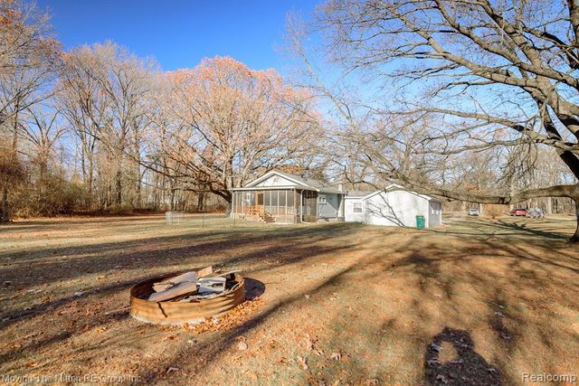 19126 Savage Road, Belleville, MI 48111