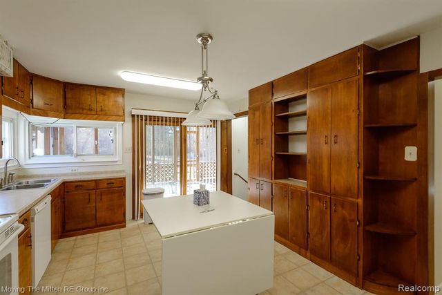 19126 Savage Road, Belleville, MI 48111