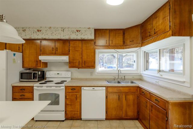 19126 Savage Road, Belleville, MI 48111