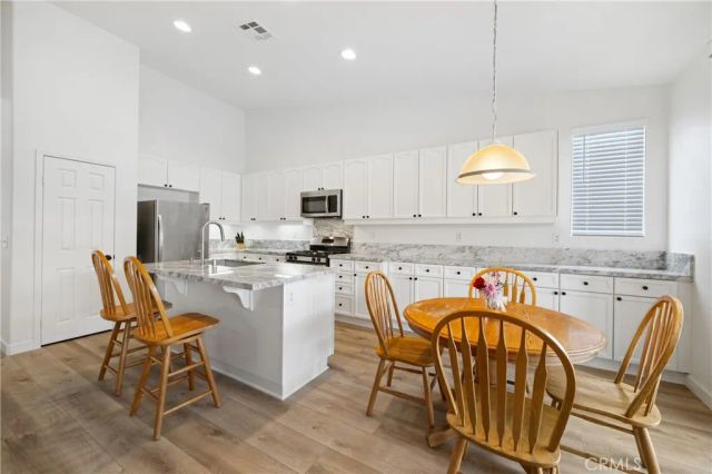 40889 Robards Way, Murrieta, CA 92562