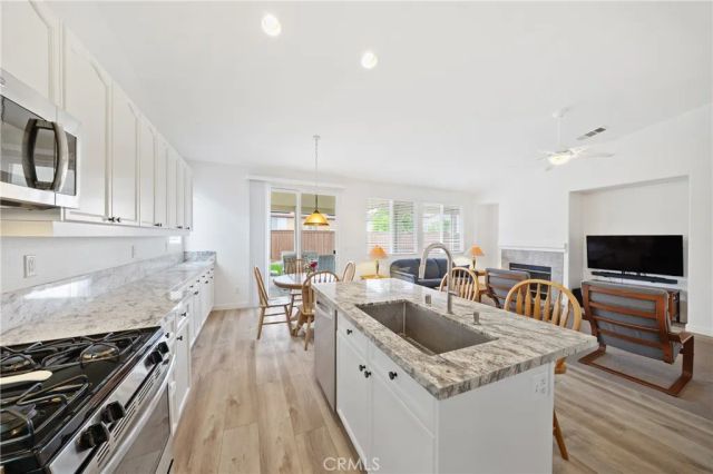 40889 Robards Way, Murrieta, CA 92562