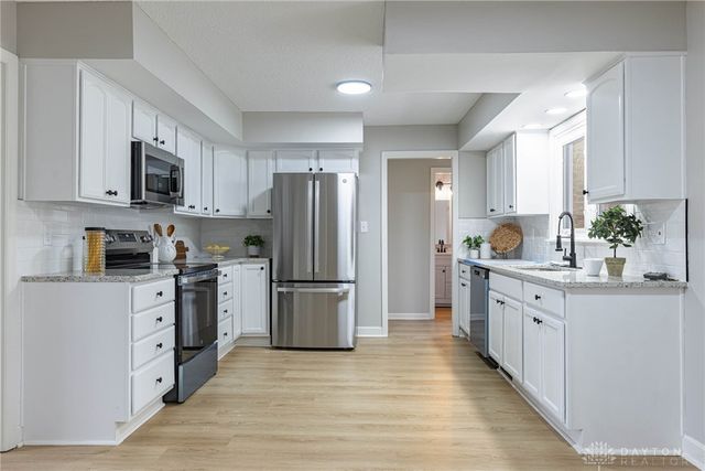 2752 Woodford Drive, Springfield, OH 45503