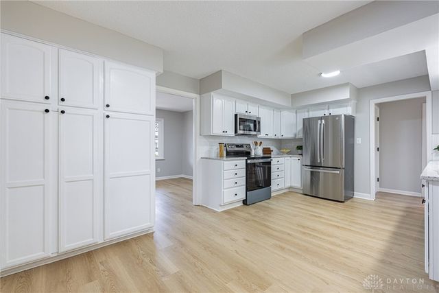 2752 Woodford Drive, Springfield, OH 45503