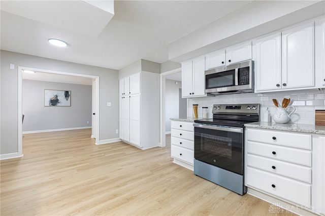 2752 Woodford Drive, Springfield, OH 45503