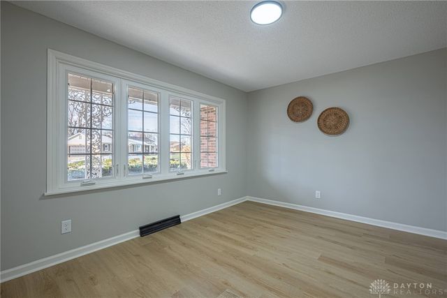 2752 Woodford Drive, Springfield, OH 45503