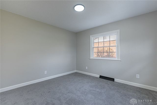 2752 Woodford Drive, Springfield, OH 45503