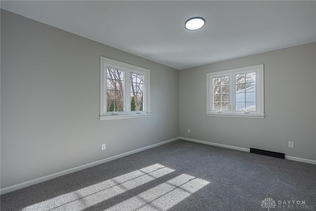 2752 Woodford Drive, Springfield, OH 45503