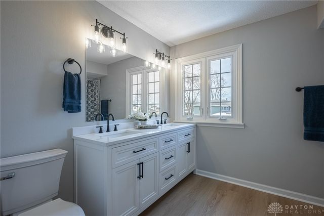 2752 Woodford Drive, Springfield, OH 45503