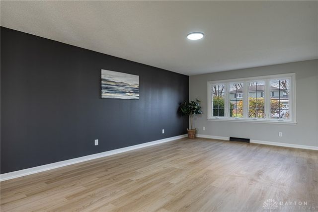 2752 Woodford Drive, Springfield, OH 45503