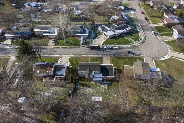 2752 Woodford Drive, Springfield, OH 45503