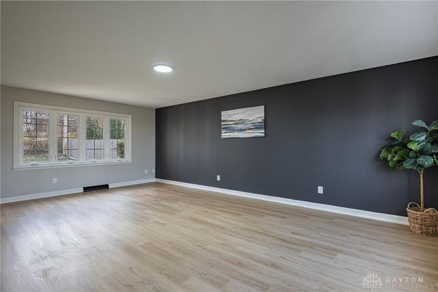 2752 Woodford Drive, Springfield, OH 45503