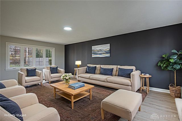 2752 Woodford Drive, Springfield, OH 45503