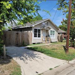 218 E Hunnicutt Street, Baytown, TX 77520