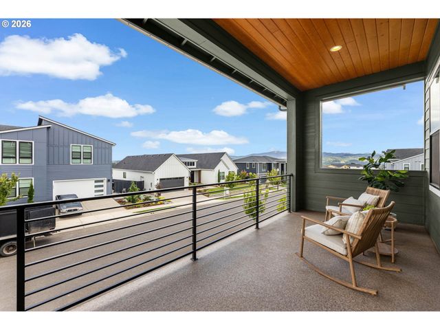 310 W FIR Loop, Washougal, WA 98671