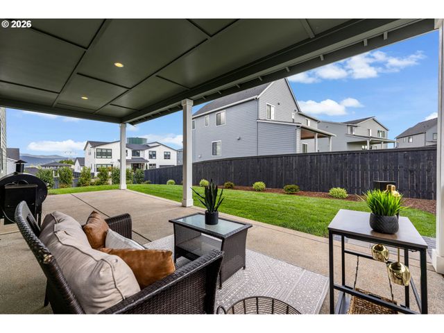 310 W FIR Loop, Washougal, WA 98671
