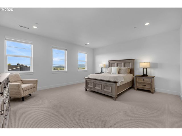 310 W FIR Loop, Washougal, WA 98671
