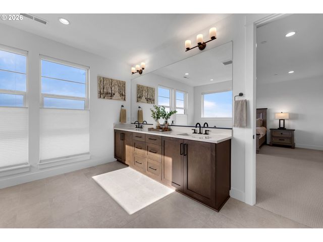 310 W FIR Loop, Washougal, WA 98671