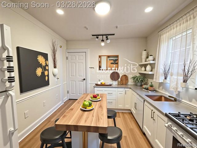 2361 Caniff Street, Hamtramck, MI 48212