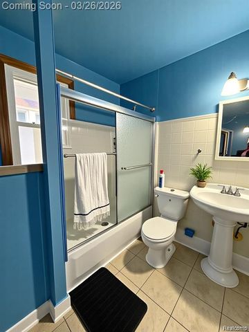 2361 Caniff Street, Hamtramck, MI 48212