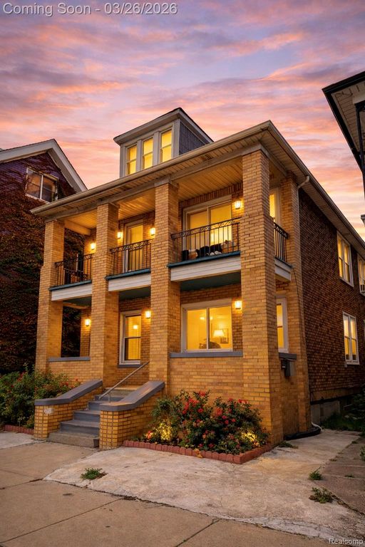 2361 Caniff Street, Hamtramck, MI 48212