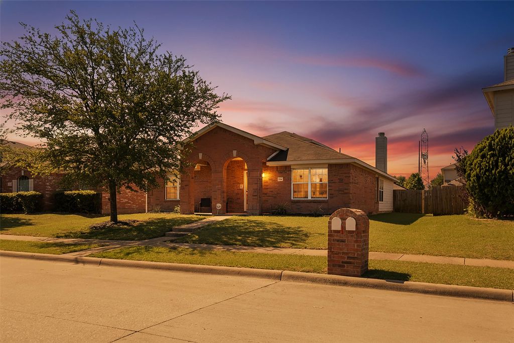 1838 Sierra Trail, Lancaster, TX 75146