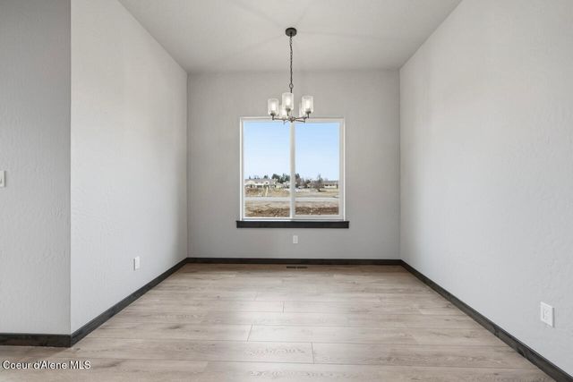 693 W MONASHEE LN, Hayden, ID 83835