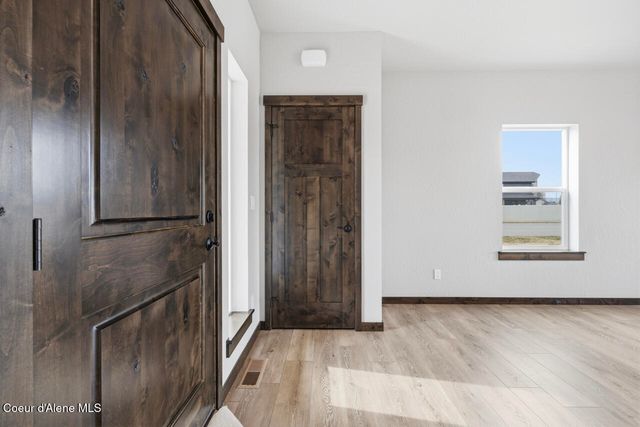 693 W MONASHEE LN, Hayden, ID 83835