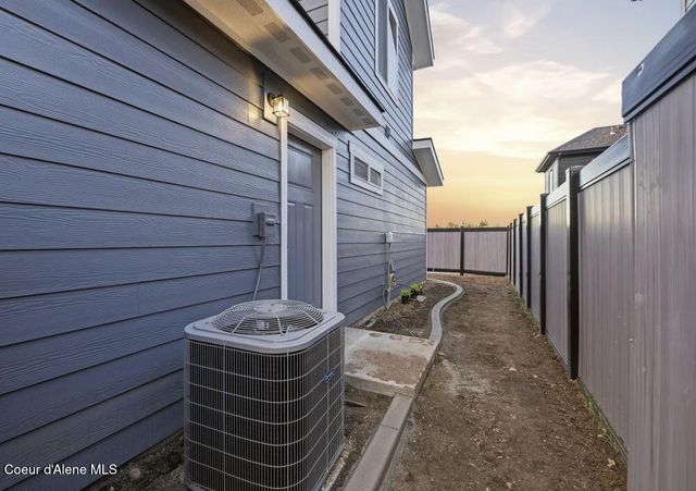 693 W MONASHEE LN, Hayden, ID 83835