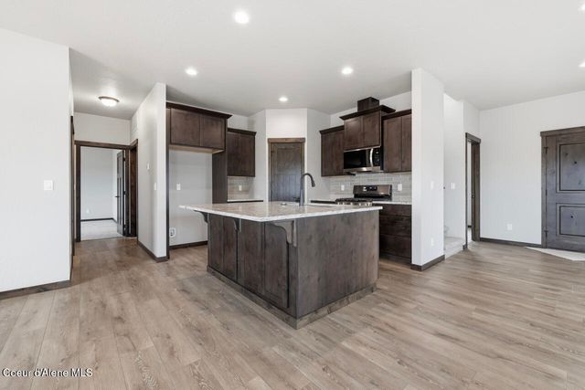 693 W MONASHEE LN, Hayden, ID 83835