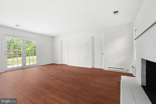 1503 N AMELIA ST, Sterling, VA 20164