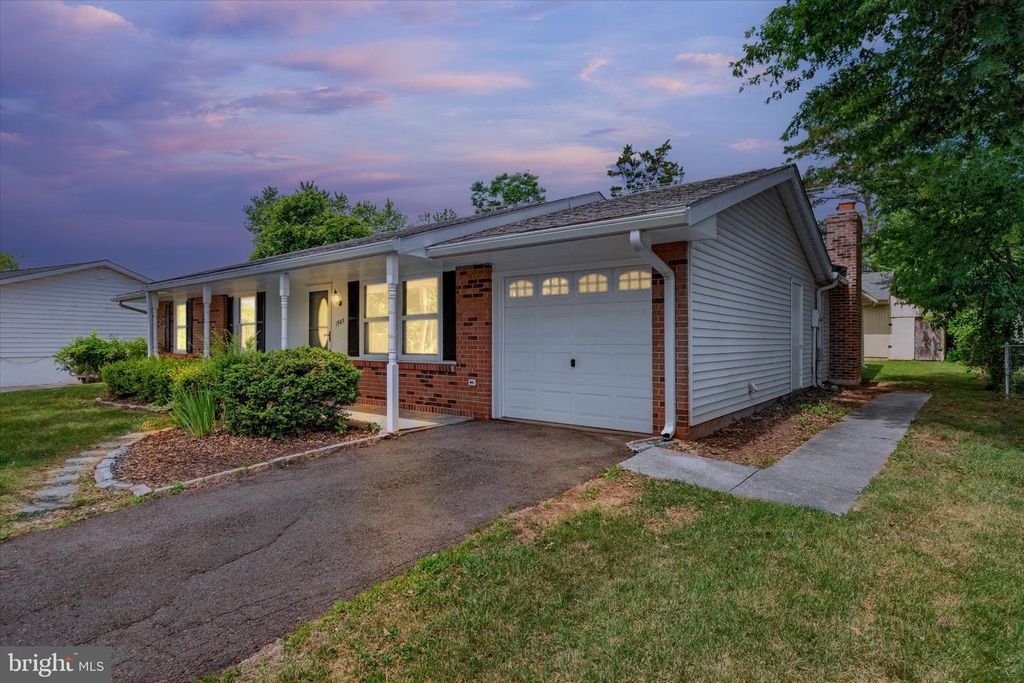 1503 N AMELIA ST, Sterling, VA 20164