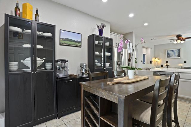 365 Dragonfly Cir, Sacramento, CA 95834
