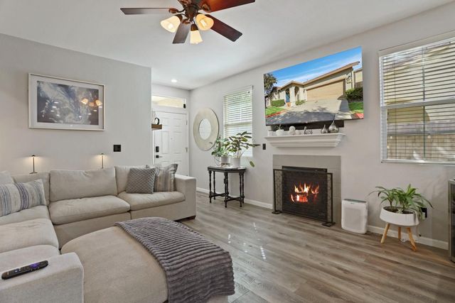 365 Dragonfly Cir, Sacramento, CA 95834