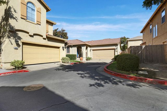 365 Dragonfly Cir, Sacramento, CA 95834