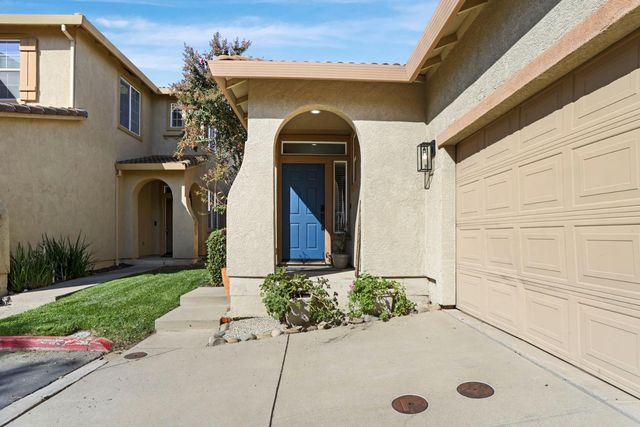 365 Dragonfly Cir, Sacramento, CA 95834