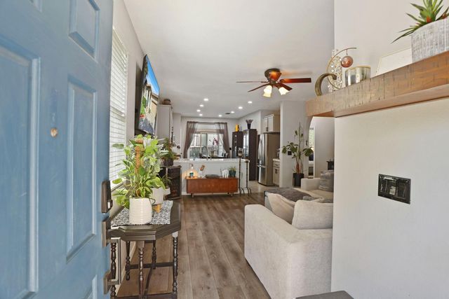 365 Dragonfly Cir, Sacramento, CA 95834