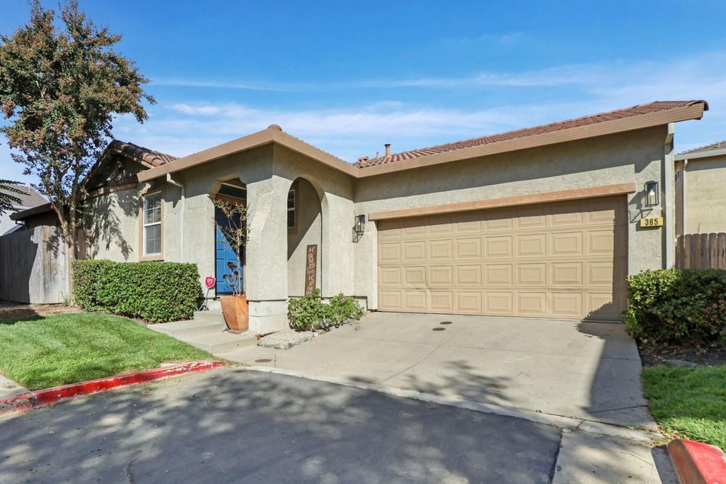 365 Dragonfly Cir, Sacramento, CA 95834