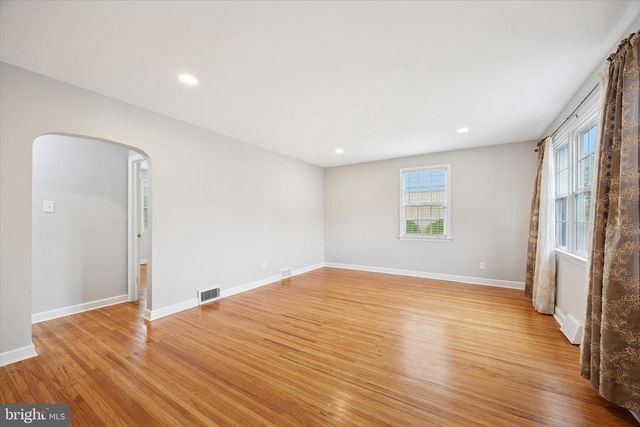 116 WALNUT HILL LN, Havertown, PA 19083