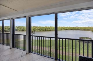 15 Bluebill AVE 103AA, Naples, FL 34108