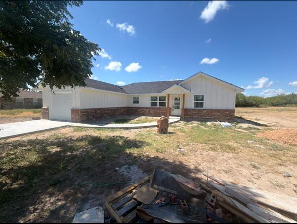 Image 2 of property listing at 2023 Hudson Street, San Angelo, TX 76903