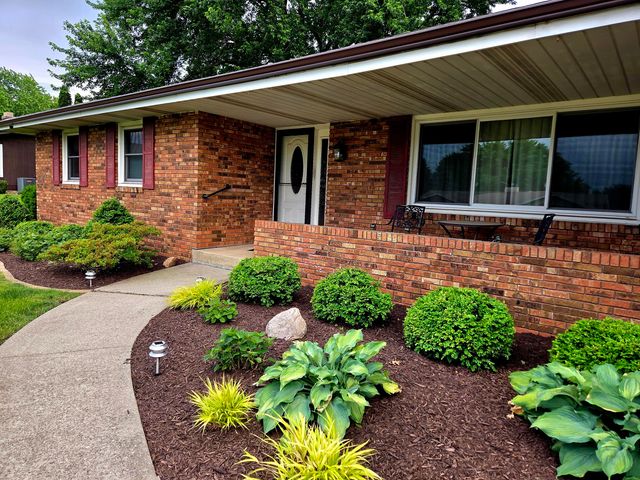 142 Curtis Drive, Valparaiso, IN 46383