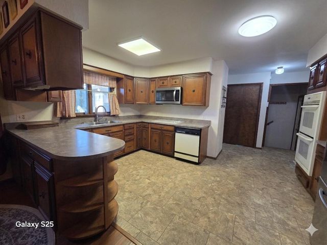 142 Curtis Drive, Valparaiso, IN 46383
