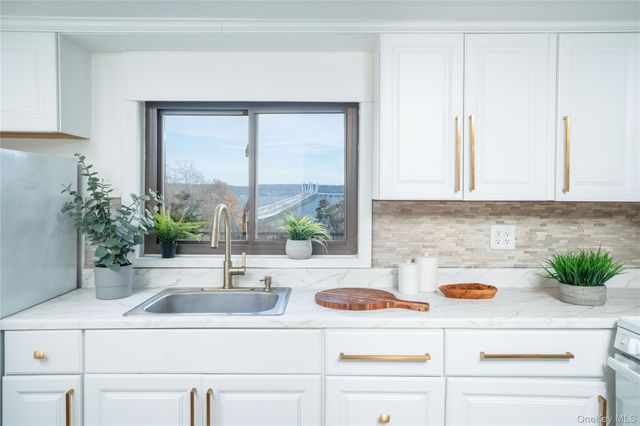 1099 Route 9W S 2, Nyack, NY 10960