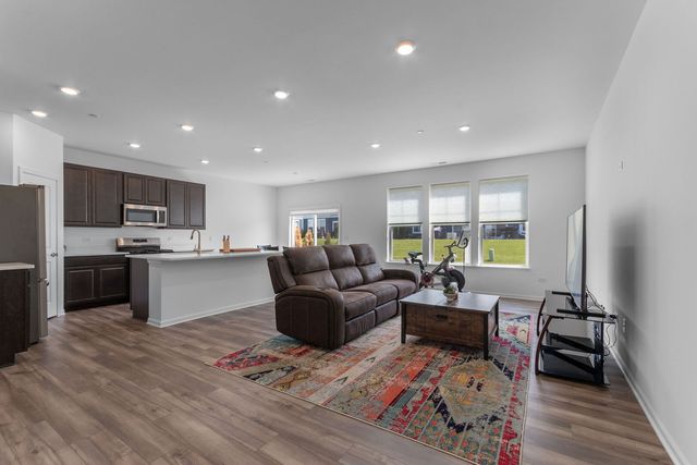 16515 W Golden Valley Lane, Lockport, IL 60441