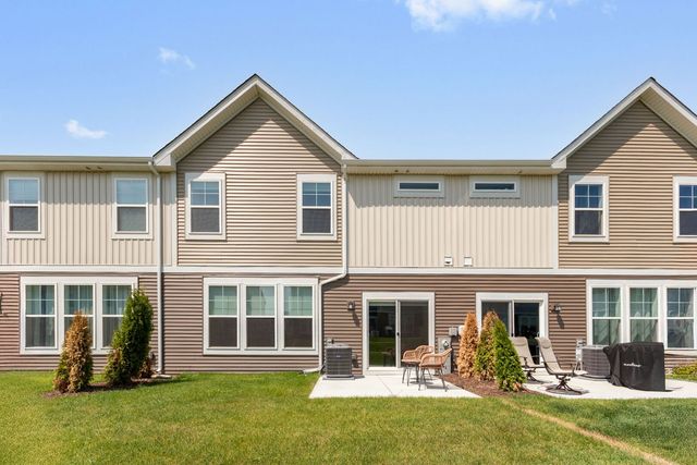 16515 W Golden Valley Lane, Lockport, IL 60441