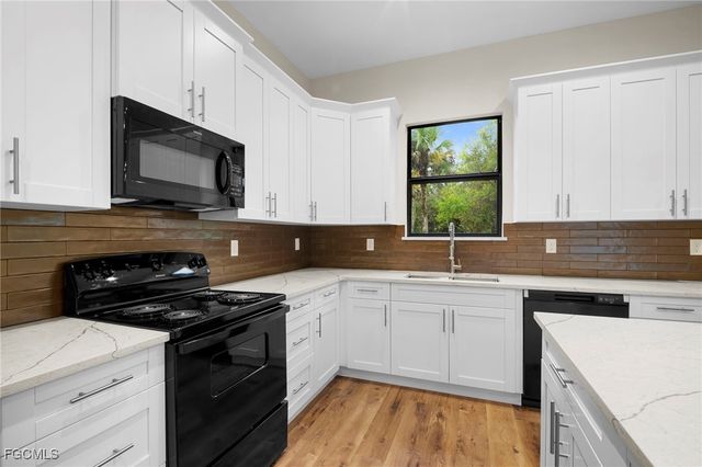 3244 32nd AVE SE, Naples, FL 34117